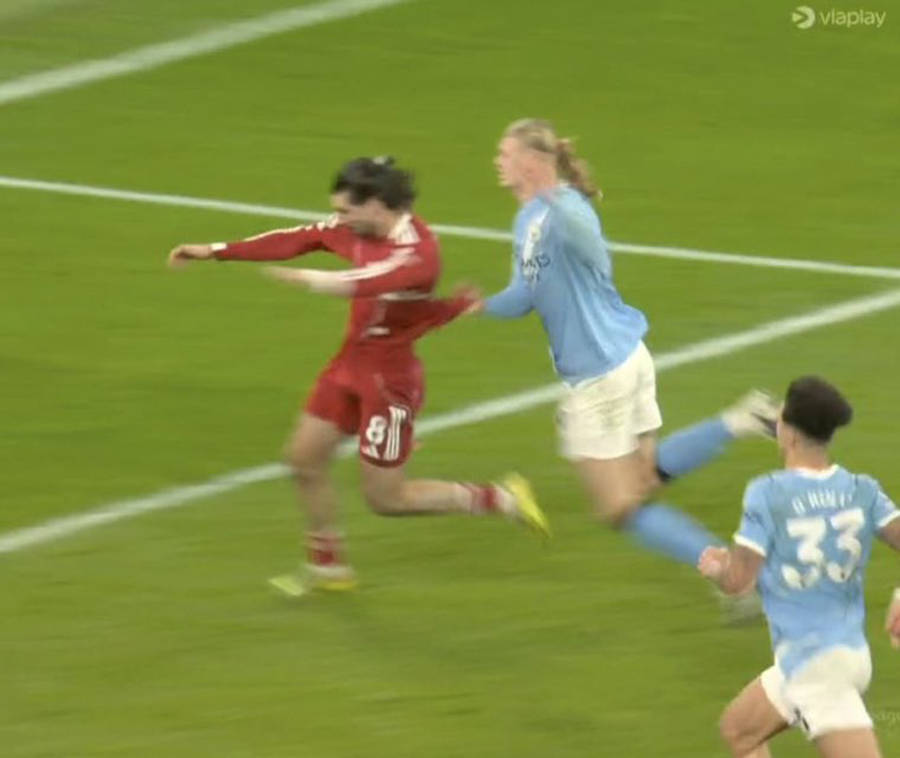 曼联离欧冠又近一步，利物浦自杀式输球又输人！卡里克安排加班备战西汉姆